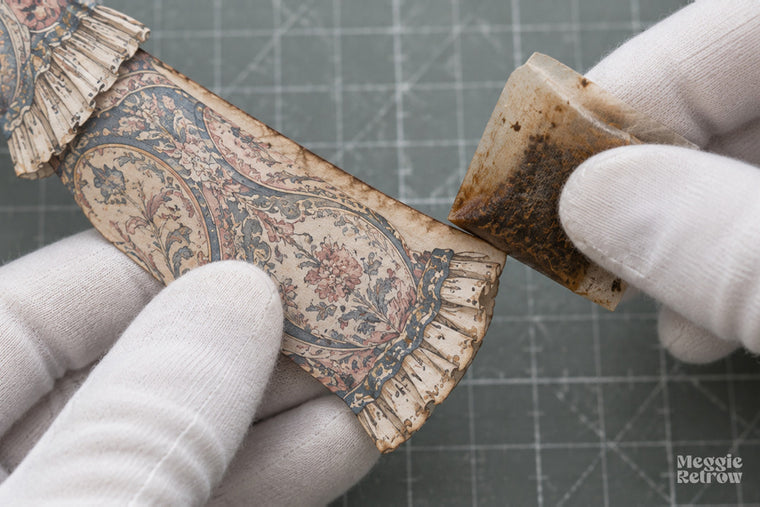Tea-stained edges, close up